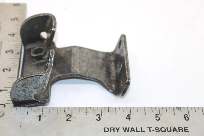 1985 Yamaha Vmax Oem Right Front Engine Mount Bracket 8M6-21429-01-00 SY125