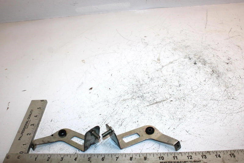 94 Yamaha Vmax 600 Oem Headlight Bracket Set 8AB-77125-00-00 SY2