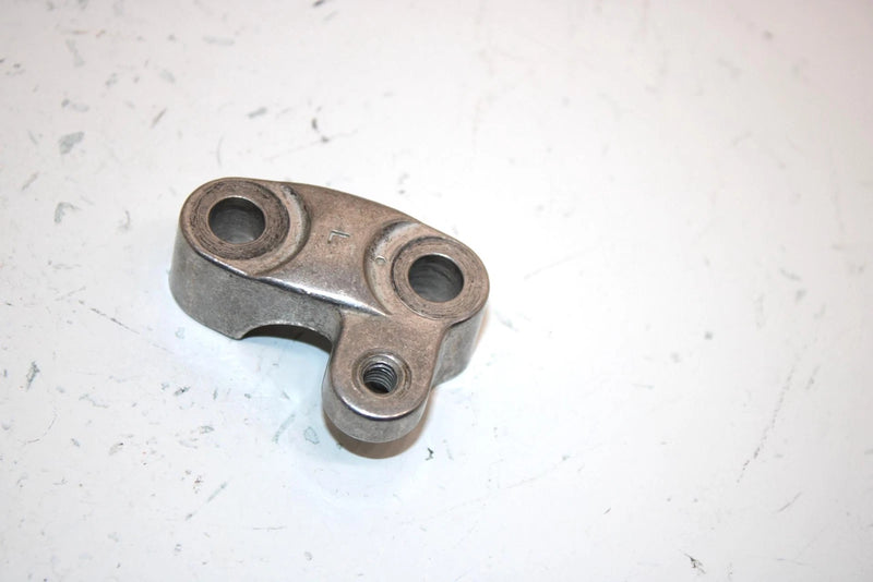 86 Honda Fourtrax 250 Trx250 A Oem Left Handlebar Mount 53121-958-000 AH32