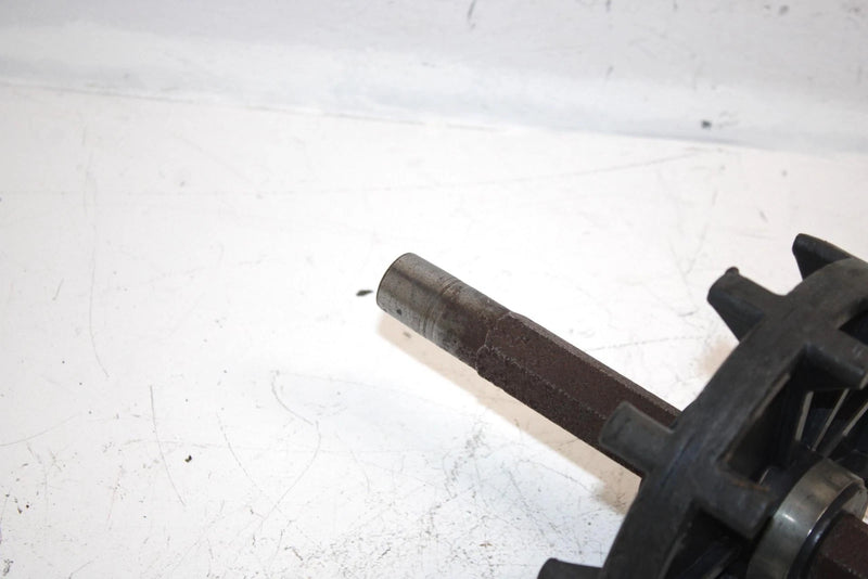92 Polaris 500 Oem Drive Cog Axle Shaft 1332135-067 SP52