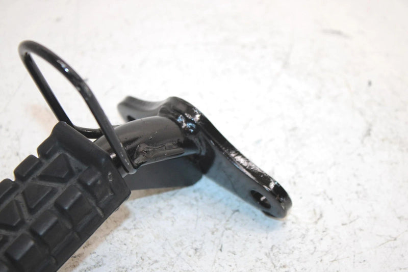 1996 Yamaha  Badger Yfm80h Oem Right Footrest 3GB-27421-10-00 AY14