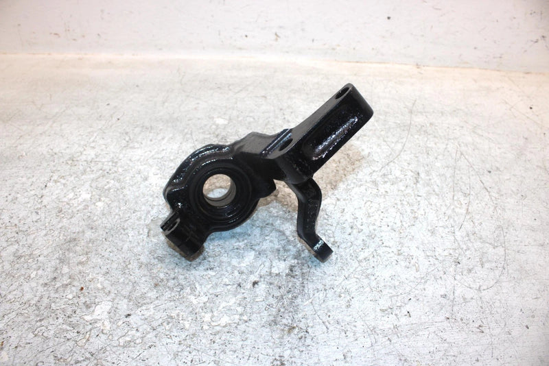 1994 Yamaha  Timberwolf 4wd Oem Right Steering Knuckle 4KD-23502-01-00 AY25