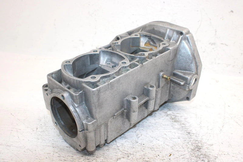 1997 Yamaha Venture Tr Oem Crankcase 88T-15100-01-00 SY15