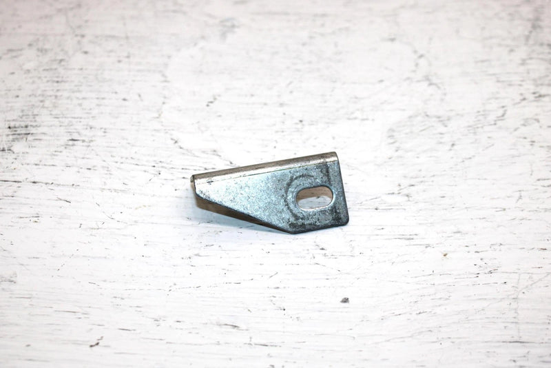 2002 Ski-doo Mxz 500 Oem Hood Hinge Center Plate 517302045 SS16