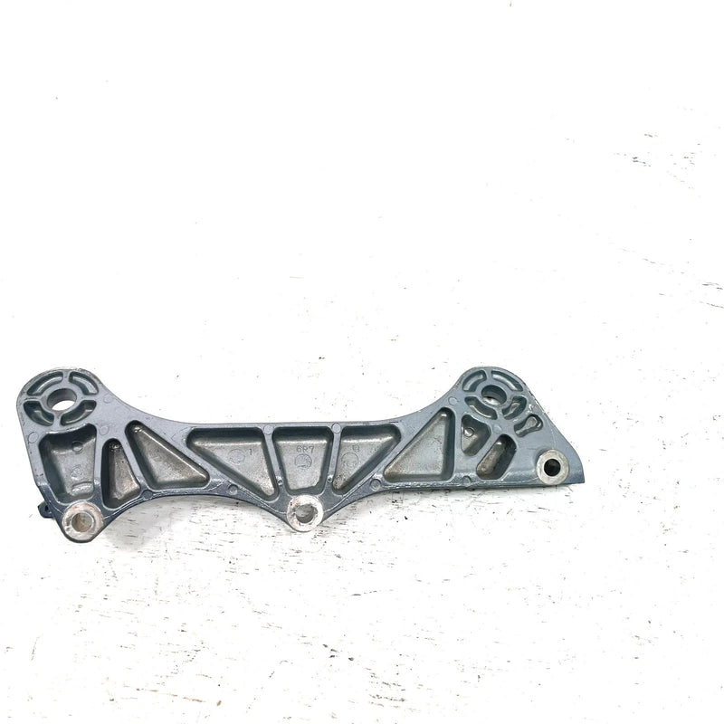 95 Yamaha WaveVenture 700 OEM Right Engine Mount Bracket 6R7-21425-01-00 JY31