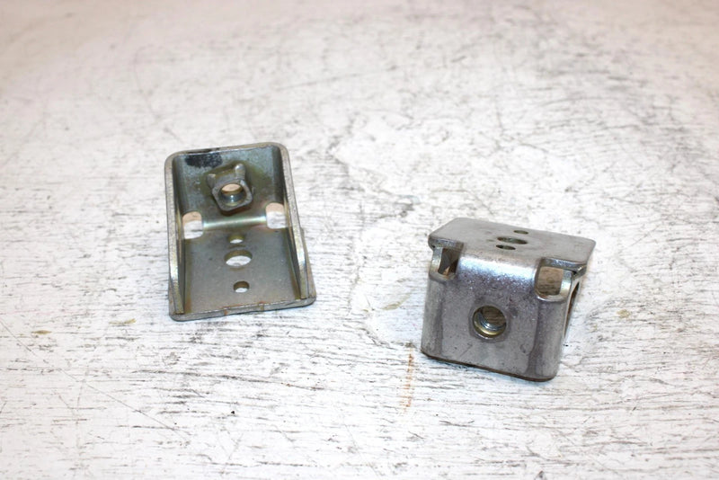 97 Yamaha Vmax Sx700 Triple Oem Rear Lower Motor Mount Pair 8CR-21427-01-00 SY10