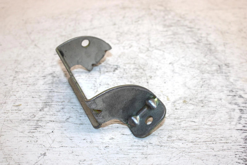 97 Yamaha Vmax 700 Triple Oem Rear Upper Right Engine Mount 8CH-21425-00-00 SY10