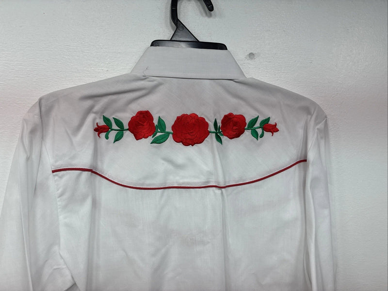 New Women’s Country Charmers White Rose Long Sleeve Pearl Snap Medium LL-55
