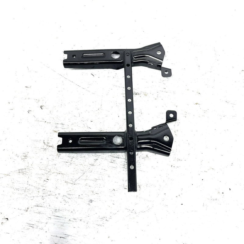 12 Yamaha Grizzly 550 YFM550 4x4 OEM Left Footrest Support 1HP-F7452-00-00 AY65