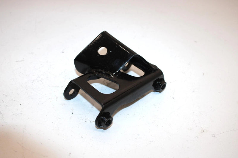92 Yamaha Ovation Le Oem Engine Bracket 2 85L-21419-00-00 SYS