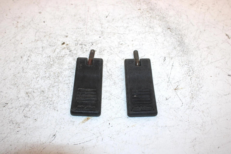 02 Ski-doo Grand Touring 500 Oem Backrest Lock Pair 572038200 SS24