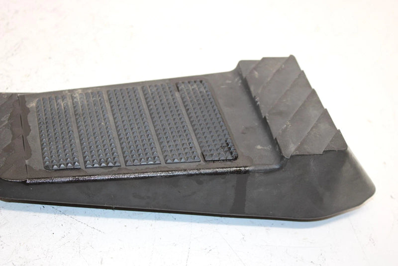 02 Ski-doo Grand Touring 500 Oem Passenger Footrest Set 572088700 SS24