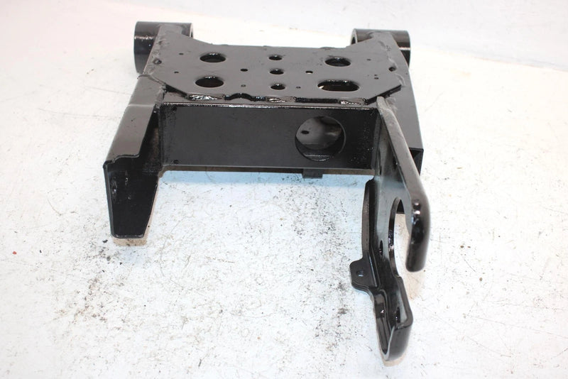 2002 Polaris Magnum 325 Oem Swingarm 1541577 AP151