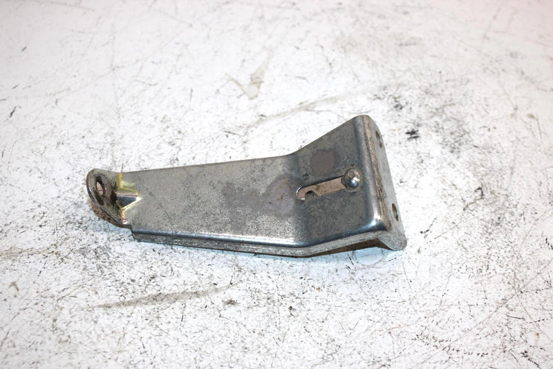 94 Yamaha Vmax 600 Oem Oil Tank Bracket 8AB-2193F-01-00 Q5542