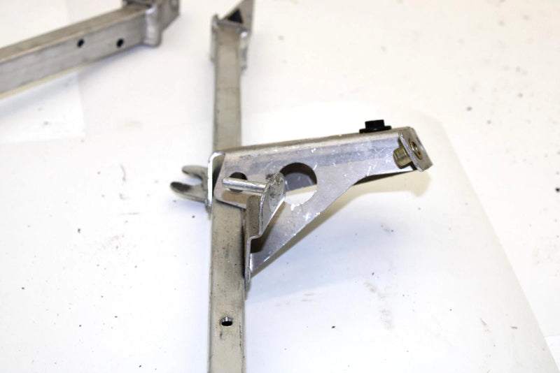 2005 Ski-doo Summit 800 Oem Upper Cross Member 518324739 SS114