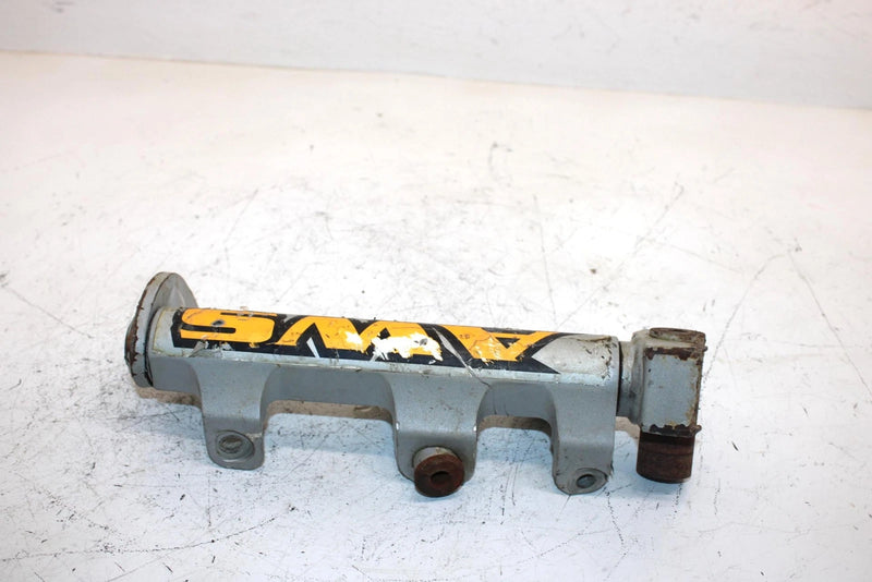 04 Arctic Cat Mountain Cat 600 Efi Oem Left Steering Knuckle 1703-329 SAS5