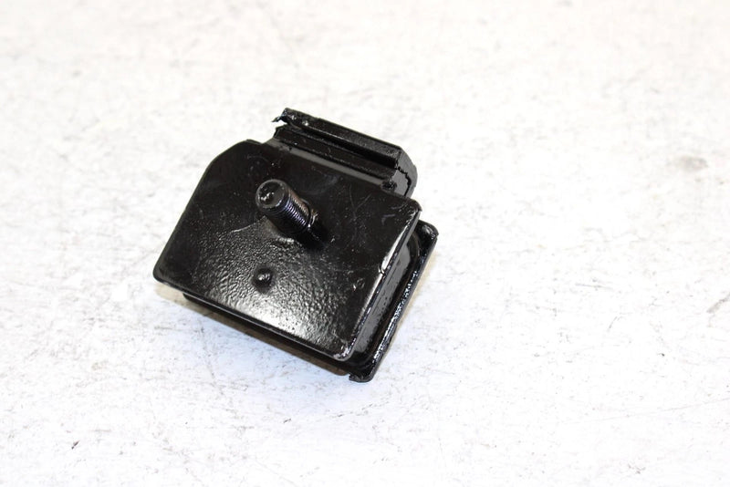 1999 Yamaha Vmax 600 Sx Oem Engine Motor Mount Bracket Pair 8CH-21486-10-00 SY5