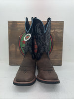 New Men’s Brown Laredo Cowboy Boots. 7820 10 E W. 6-74