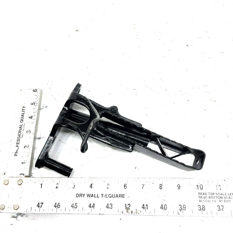 1988 Yamaha Moto 4 OEM Right Foot Peg 1YW-27421-00-00 AY57