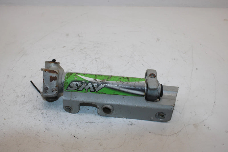 04 Arctic Cat Sabercat 600 Efi Oem Right Steering Spindle 1703-370 SA239