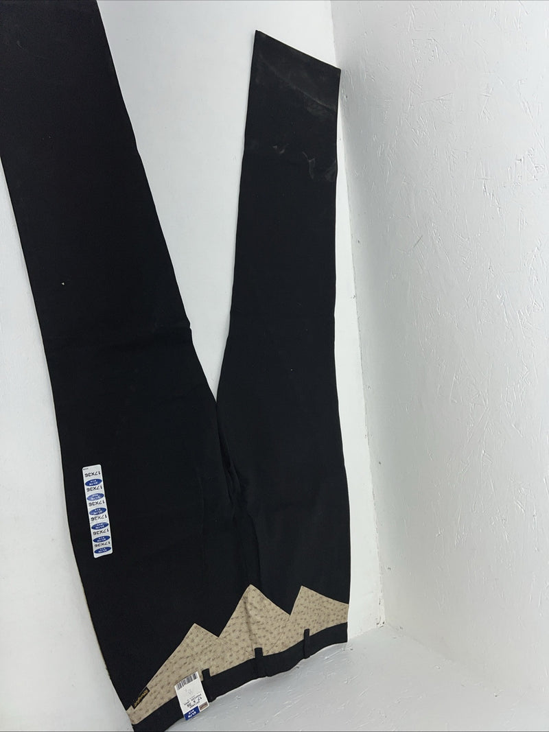 New Women’s Black Wrangler Fashion Jeans Slim Fit. 17x36 P-21
