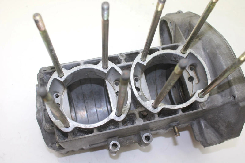 93 Yamaha Venture GT OEM Crankcase 8V0-15100-01-00 SY53