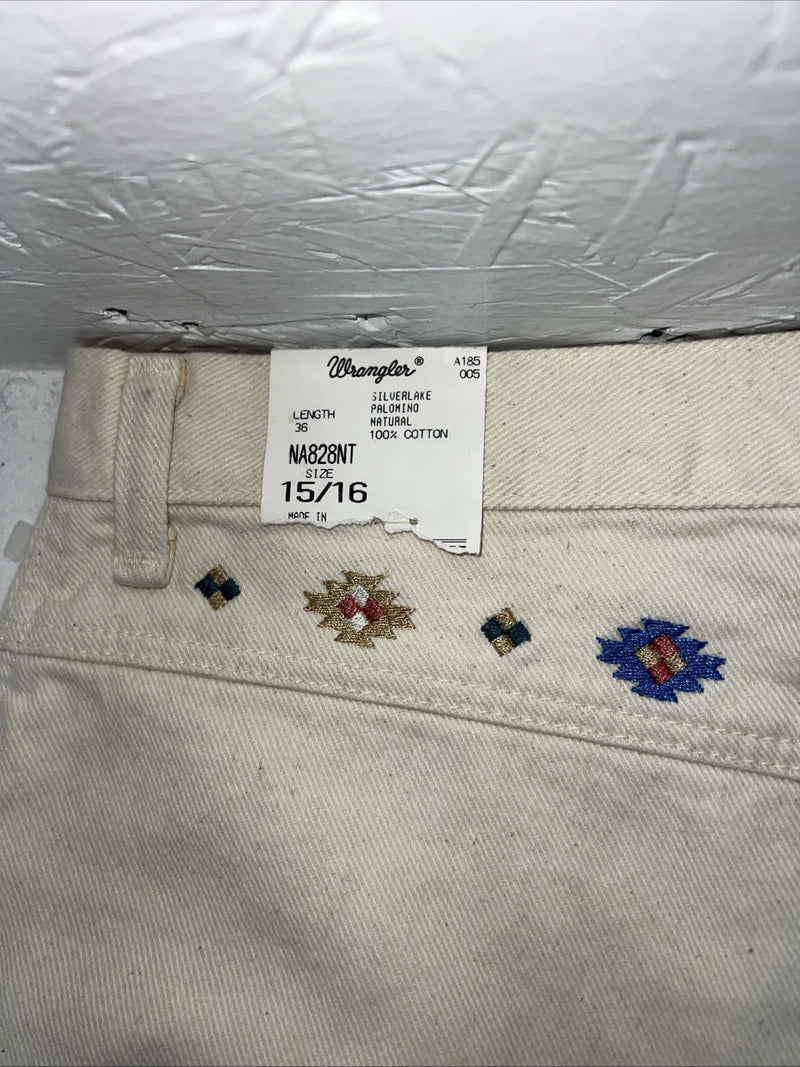 New Women’s White Wrangler Relaxed Fit Denim Jeans Aztec Designs 15/16x36 Q-1
