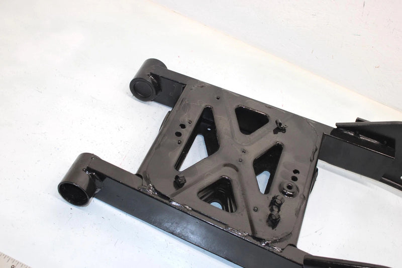 04 Polaris Atp 330 4x4 Oem Swingarm 1541781 AP23