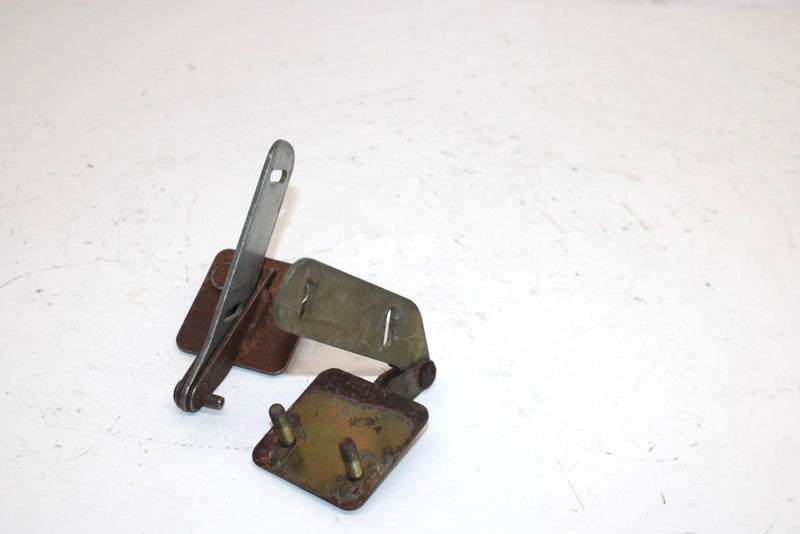 1996 Ski-doo Touring Sle Oem Lower Hood Hinge Pair 517261000 SS27