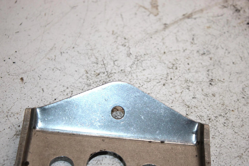 90 Yamaha Exciter Oem Front Lower Bracket 1 82M-21417-00-00 Q5184