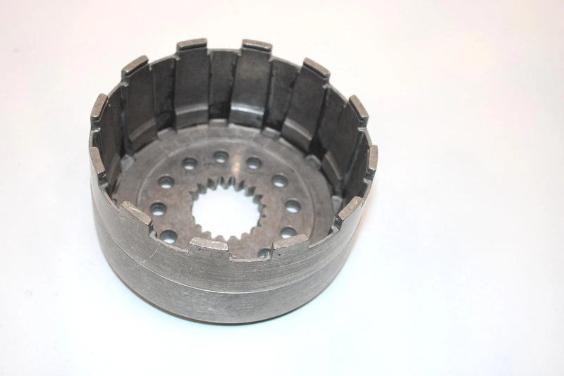 85 Suzuki Quadrunner 185 Lt185 2x4 Oem Clutch Housing 21221-24303 AS15