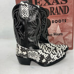 New Children’s Black And White Texas Brand Cowboy Boots. C104 11 D. 24-78