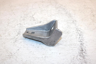 97 Yamaha Vmax Sx 700 Triple Oem Front Lower Mount Bracket 8CR-21417-00-00 SY10