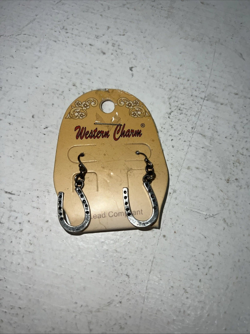New Women’s Western Charm Horse Shoe Earrings. 29244 A-84