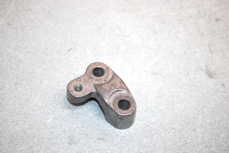 06 Honda Trx 350 Fe A  Oem Right Handlebar Mount 53130-HB3-770 AH24