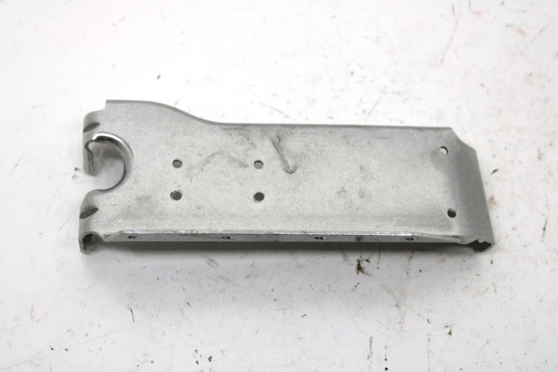 1987 Yamaha Srv Oem Right Steering Gate Bracket 8L8-23884-00-00 SY131