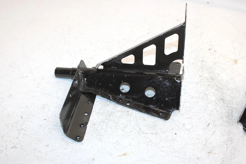 02 Ski-doo Grand Touring 500 Oem Footrest Support Set 518320506 SS24