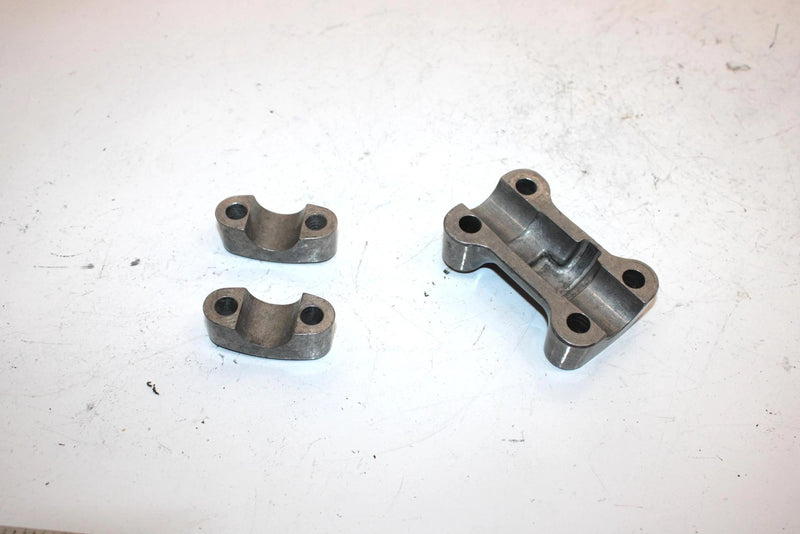 00 Yamaha Sx500r Oem Handlebar Holder Set 8ED-23442-00-00 1E6-23441-00-00 SY0
