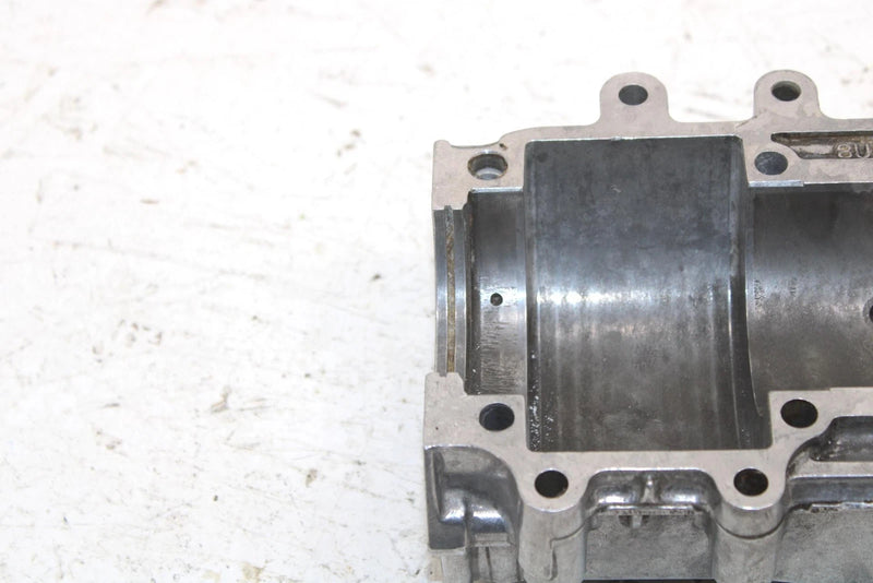 1985 Yamaha Vmax Oem Lower Crankcase Half 8U9-15100-00-00 SY125