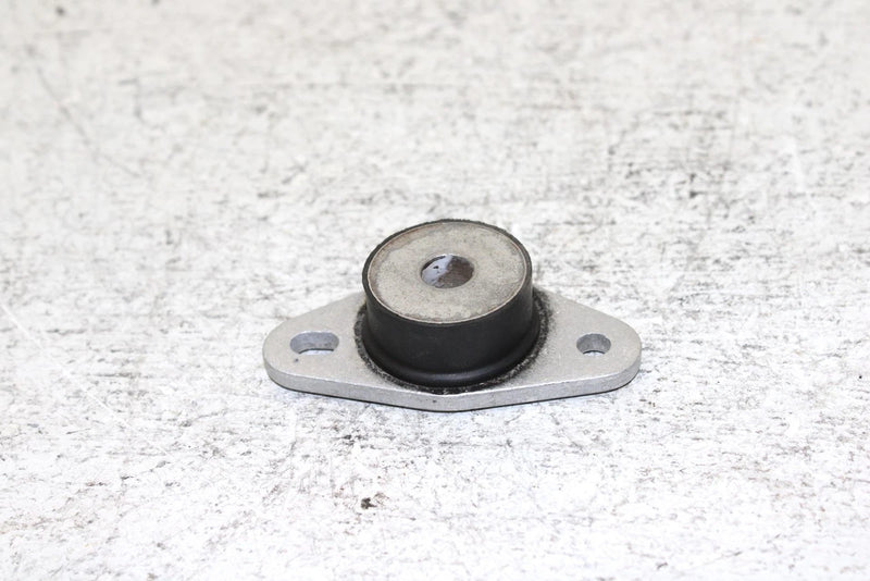 2013 Polaris 600 Rush Pro R Oem Right Engine Mount 3022408 SP29