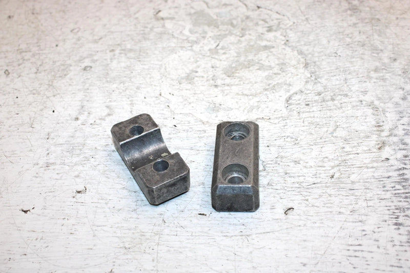 2002 Arctic Cat Zr 500 Cc Oem Handlebar Clamp Pair 0705-355 SA4
