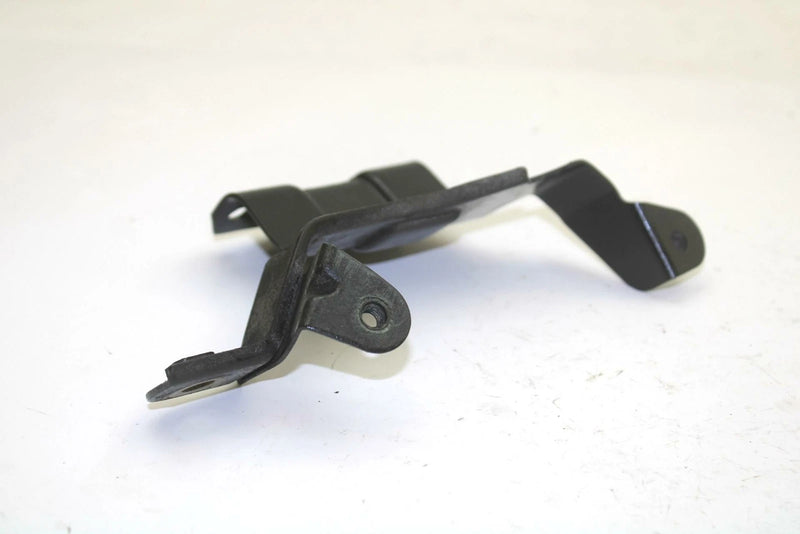 Yamaha OEM Airbox Bracket 8g8-14498-00-00 SY48