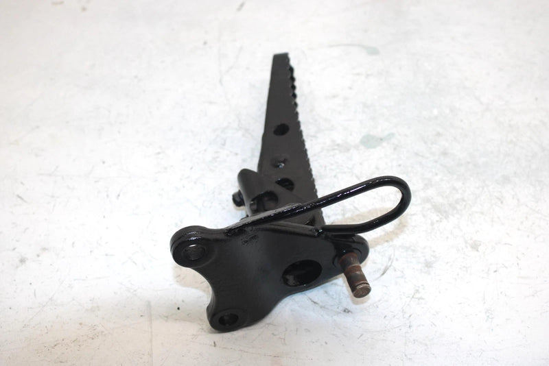 86 Suzuki Lt230s Oem Left Footrest 43520-22A04 43520-22A05-019 AS20