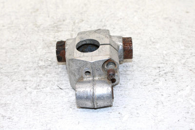 1996 Yamaha Vmax 600 Oem Right Suspension Bracket 84M-2377E-00-00 SY29