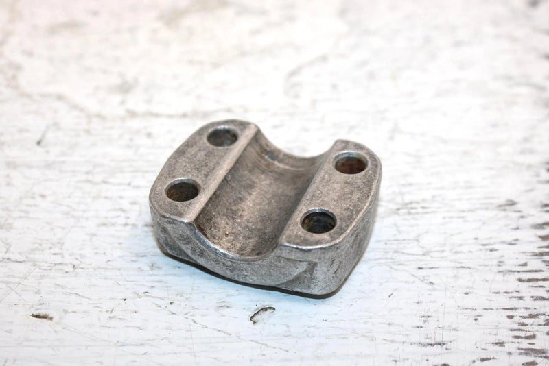 1983 Honda Atc 185 Sa All Terrain Oem Front Axle Clamp 51634-MA0-003 AH61