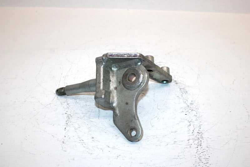 99 Yamaha  Bear Tracker Oem Front Right Steering Knuckle 4XE-F3502-00-00 AY50