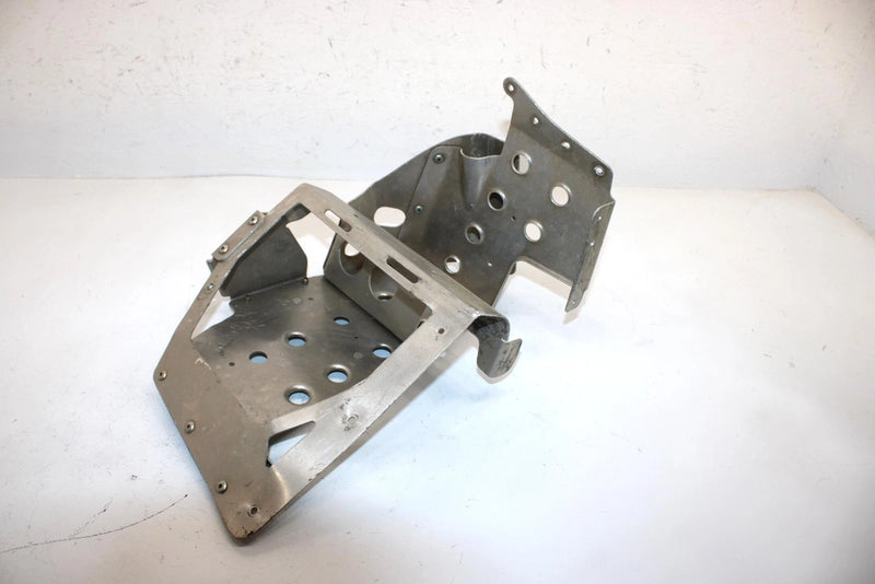 11 Polaris Shift 550 Oem Right Footwell 5248477 1016004 SP207