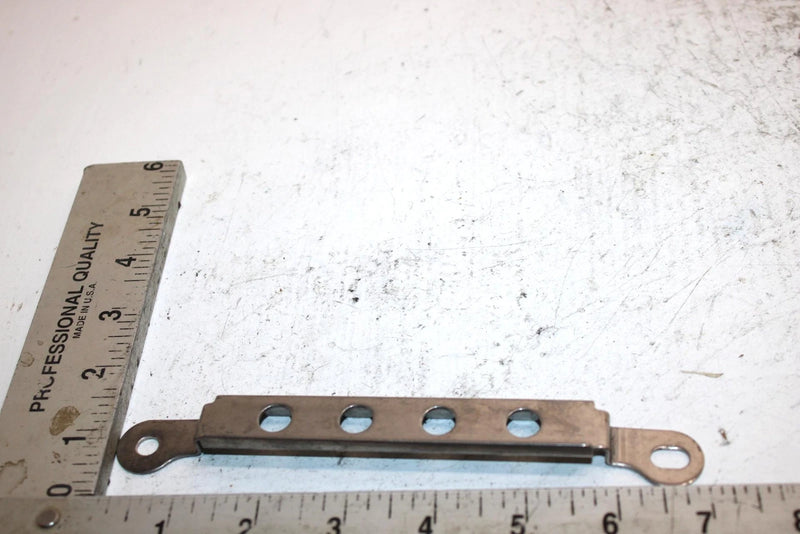 1994 Kawasaki 750 Ss Super Sport Oem Front Cover Bracket 11047-3764 JK9