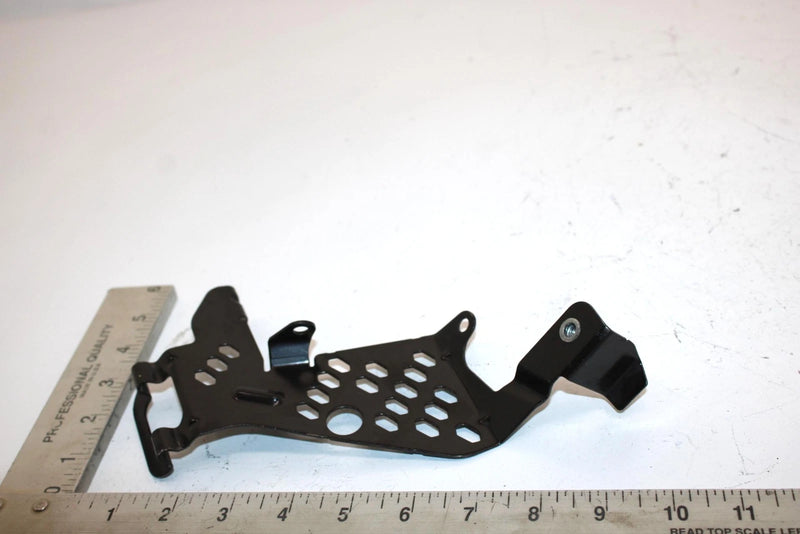 18 Ski-doo Mxz X 600r E-tec Oem Belt Guard Bracket 417300482 SSS1