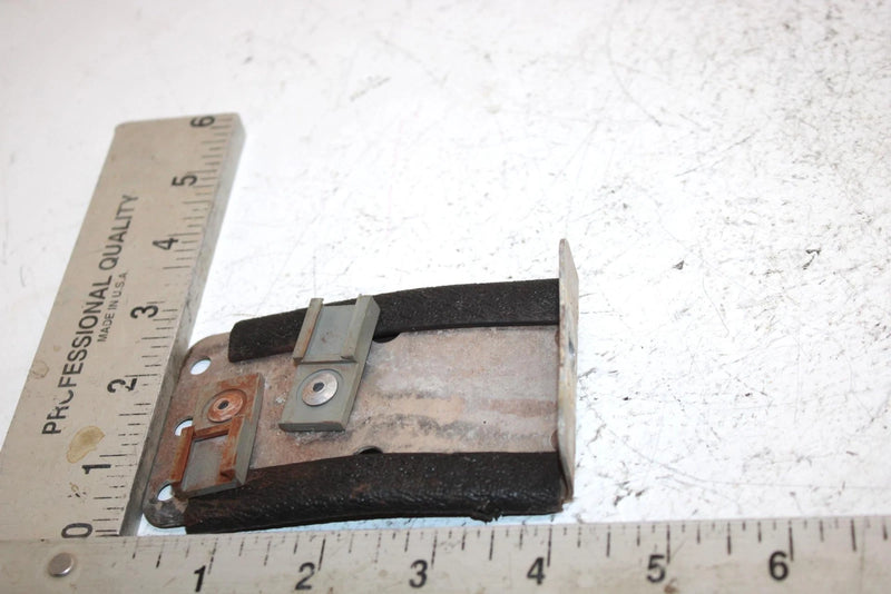 02 Ski-doo Grand Touring 500 Oem Connector Bracket 515175738 SS24